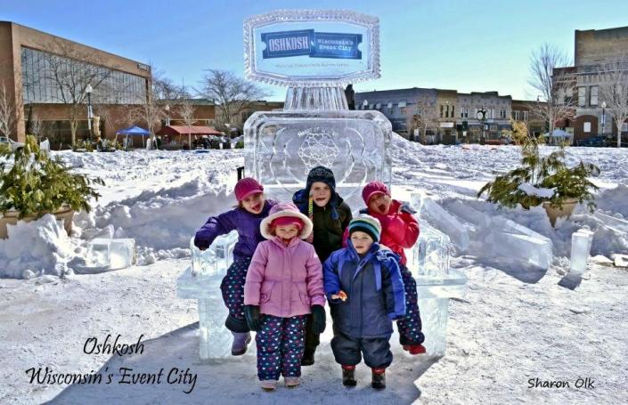 This custom ice sculpture for Oshkosh in Wisconsin was huge hit with the kids! What to learn more about branding with unique ice sculptures for your your next event or celebration? Contact Krystal Kleer Ice Sculptures, LLC today. 